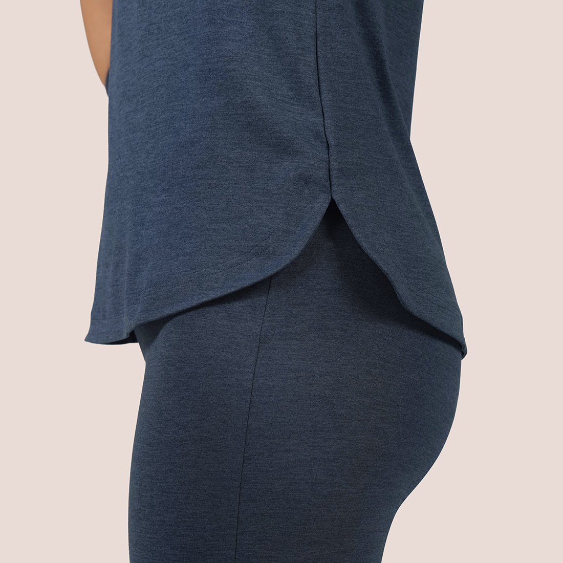 AirMelt ™ Apple Hem Tee