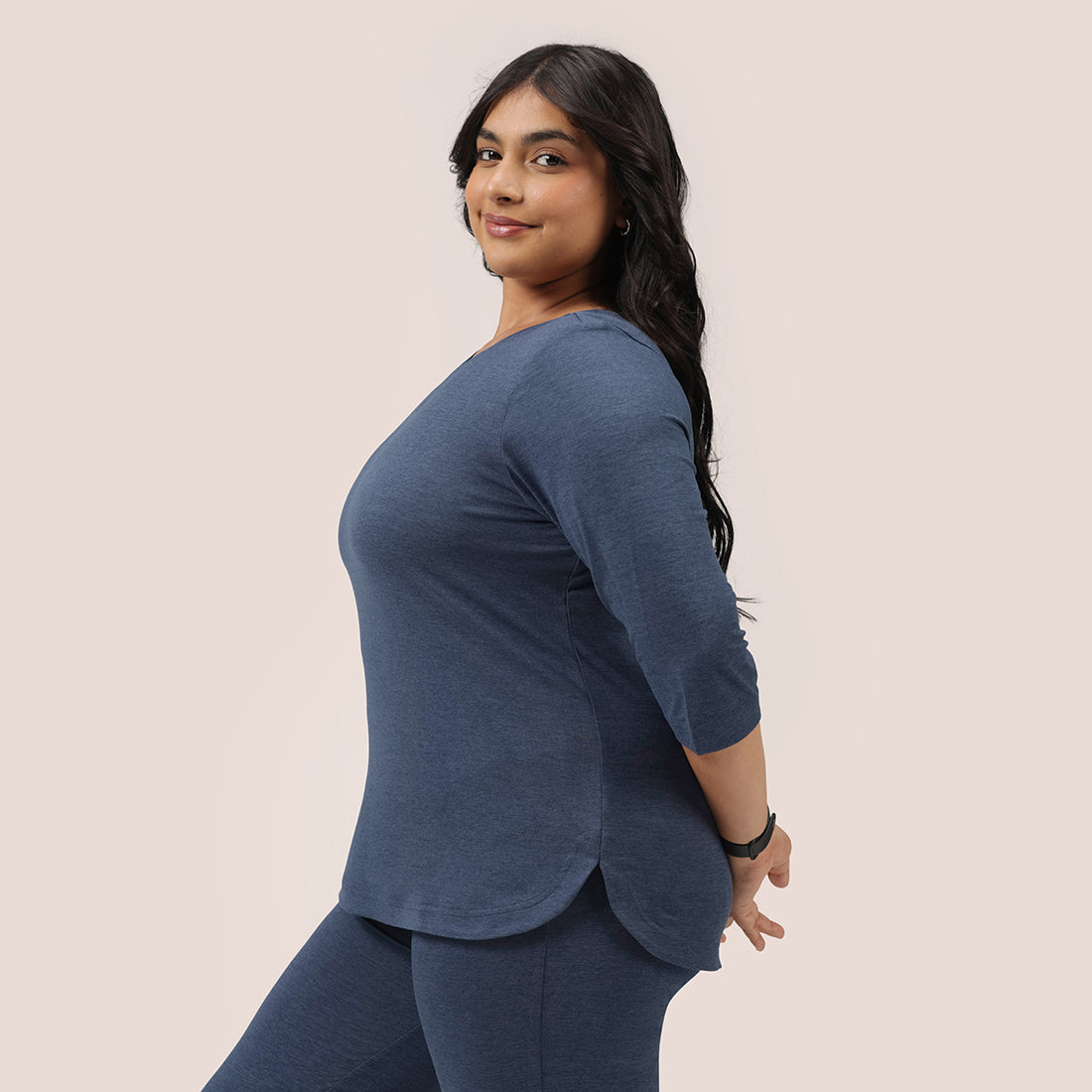 AirMelt ™ Apple Hem Tee