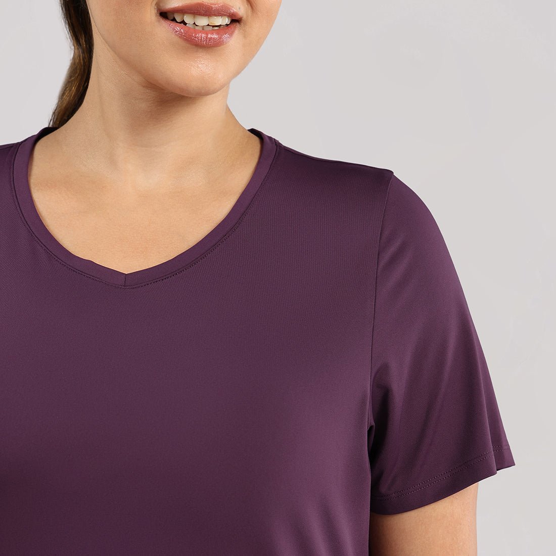 AeroCool™ Training - V Neck - BlissClub