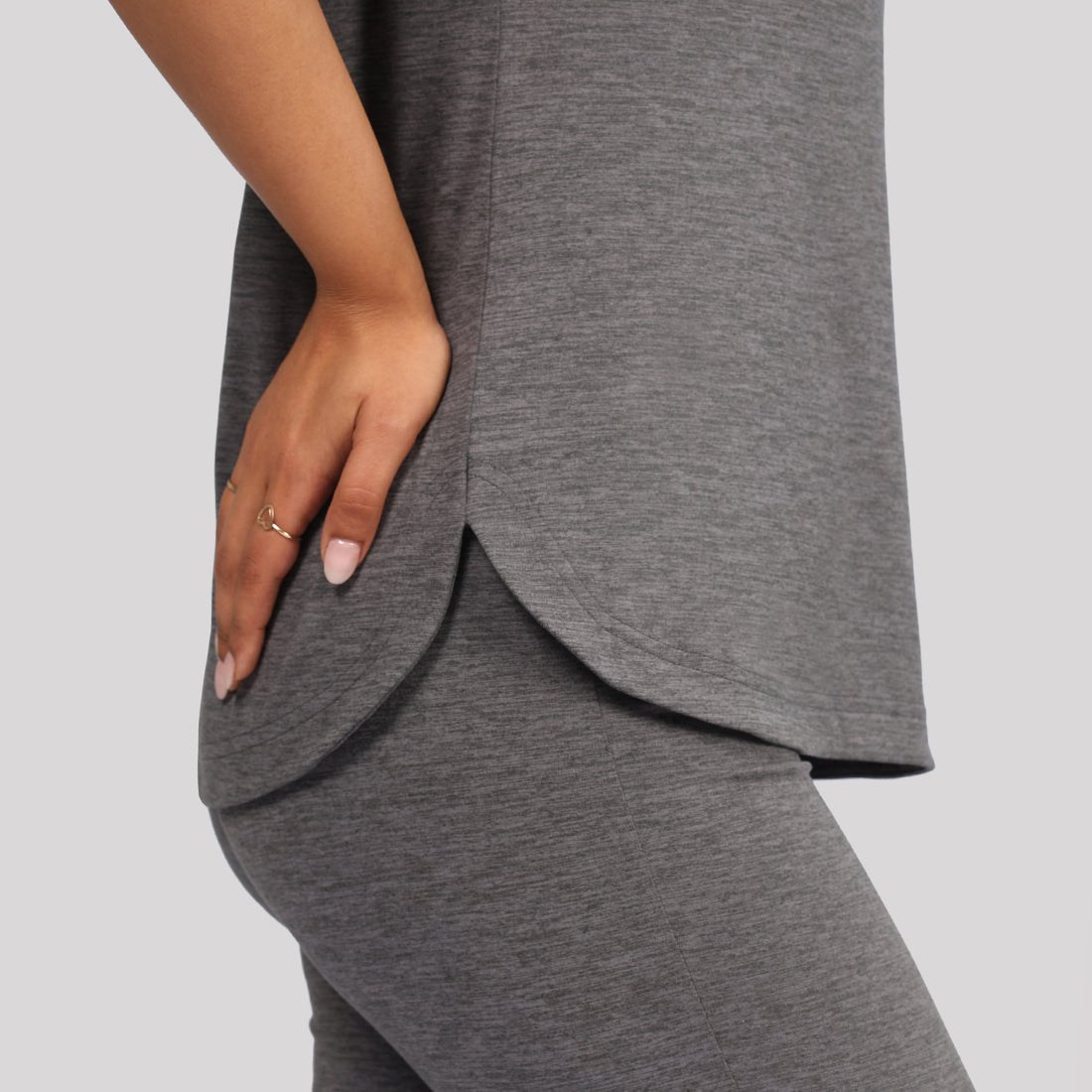 AirMelt ™ Apple Hem Tee - BlissClub