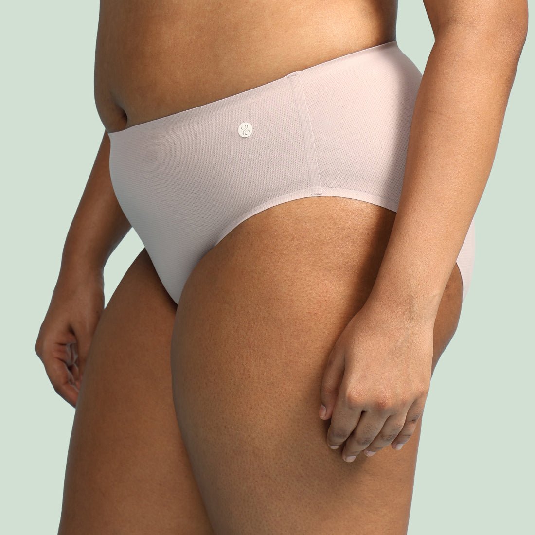 The FreeDame AirUndie - BlissClub