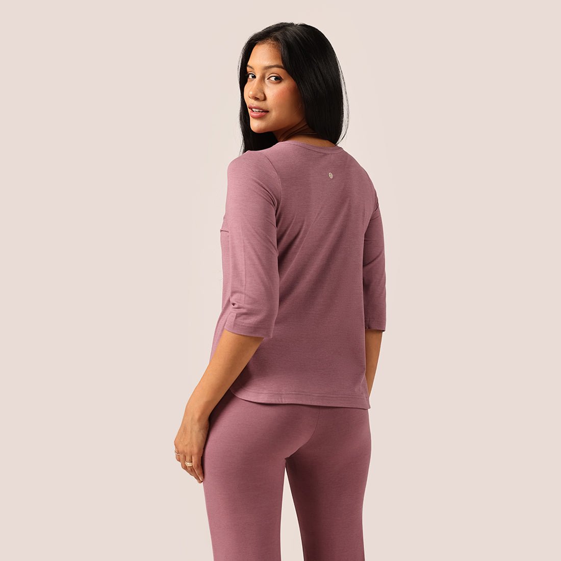AirMelt ™ Apple Hem Tee - BlissClub
