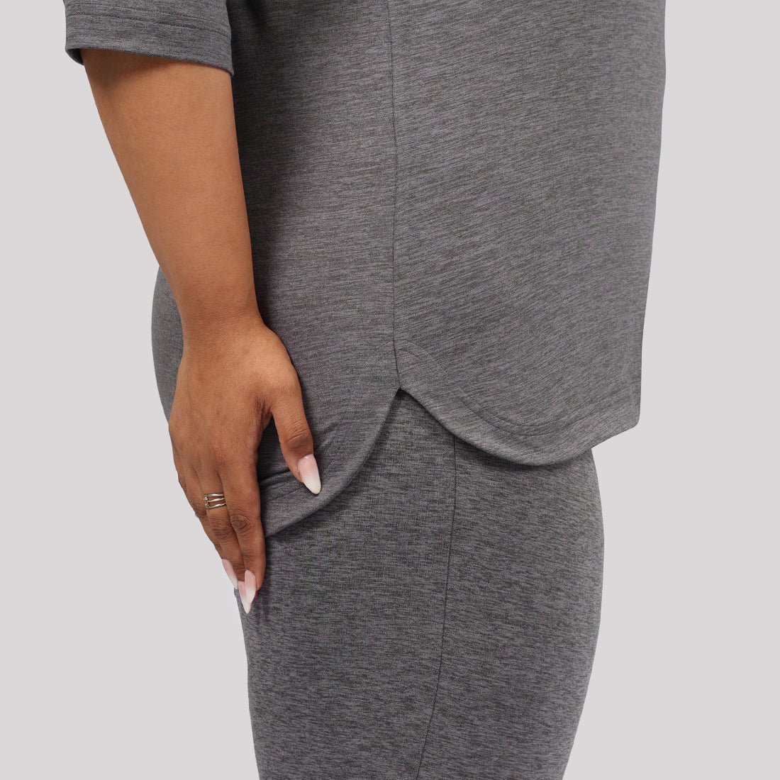 AirMelt ™ Apple Hem Tee - BlissClub