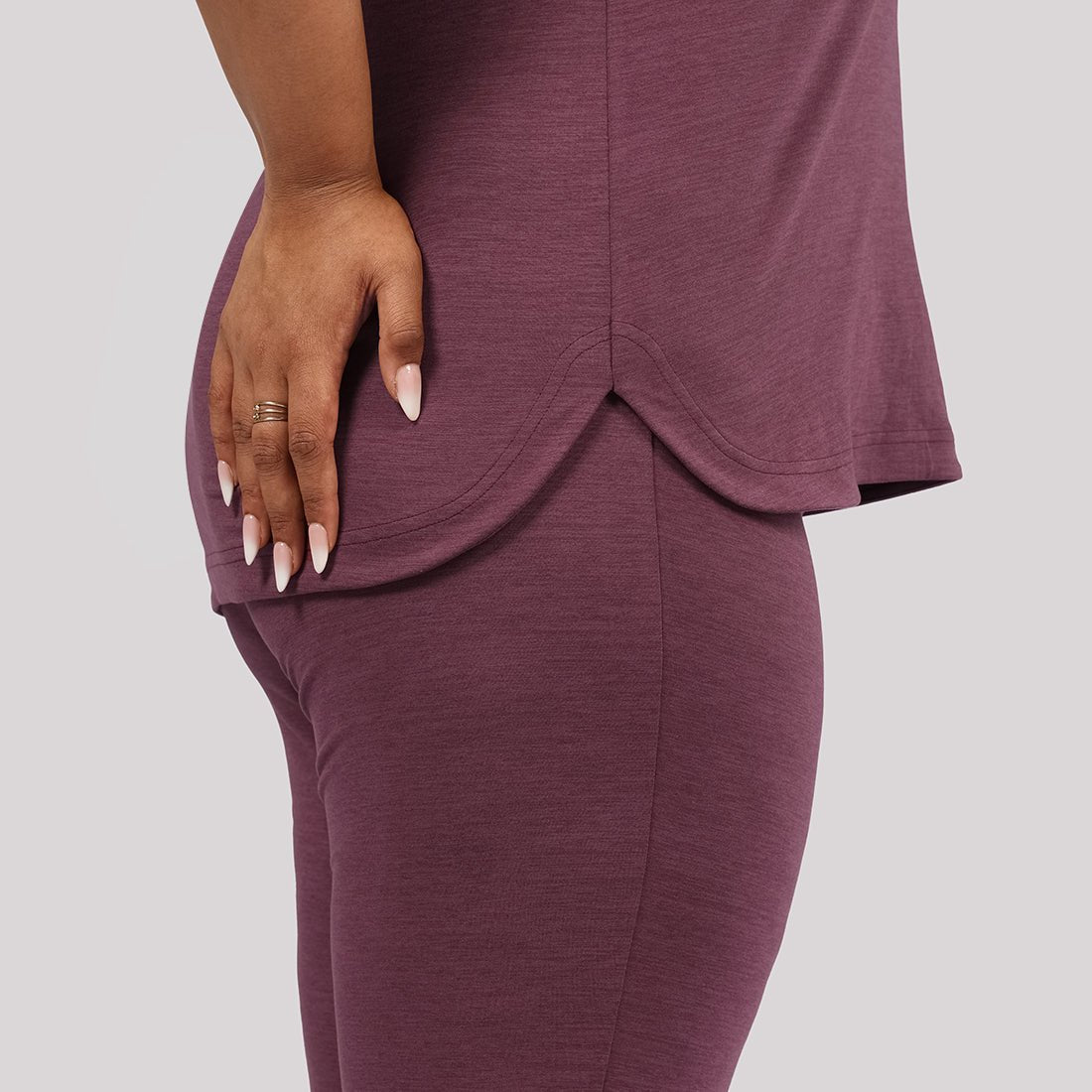 AirMelt ™ Apple Hem Tee - BlissClub