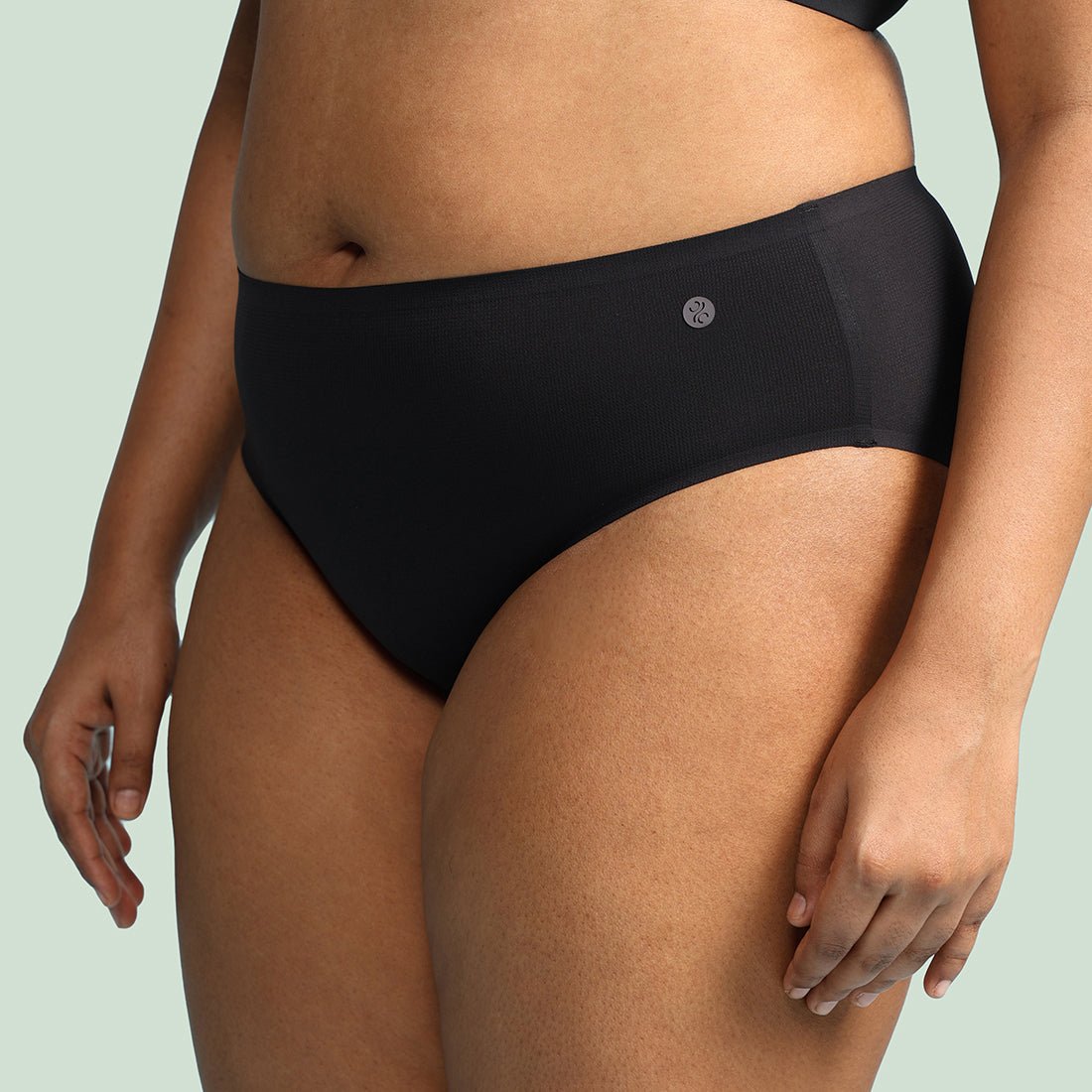 The FreeDame AirUndie - BlissClub
